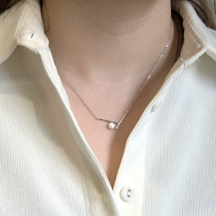 Colgante de plata y perla