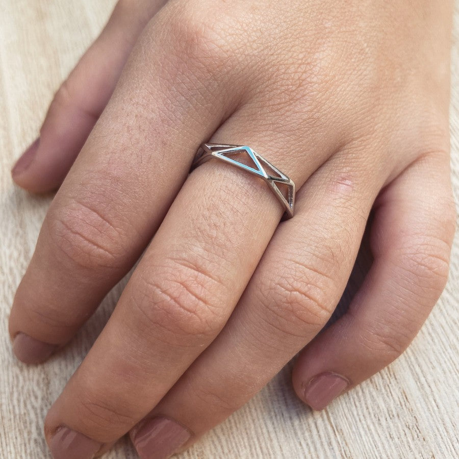 ANILLO DE PLATA TRIKON