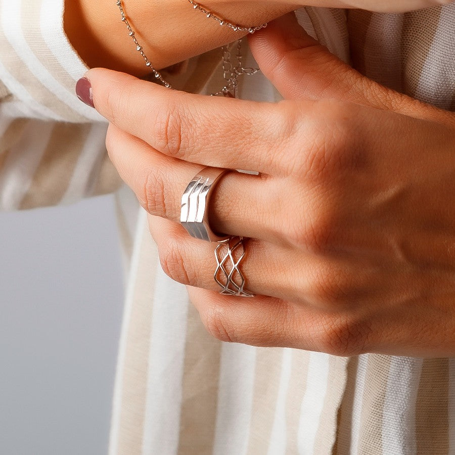 Anillo plata de ley entrelazado