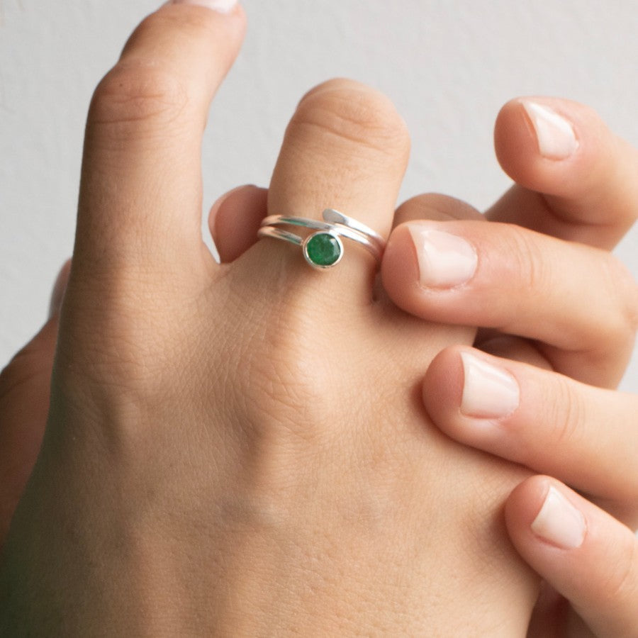 Anillo esmeralda verde