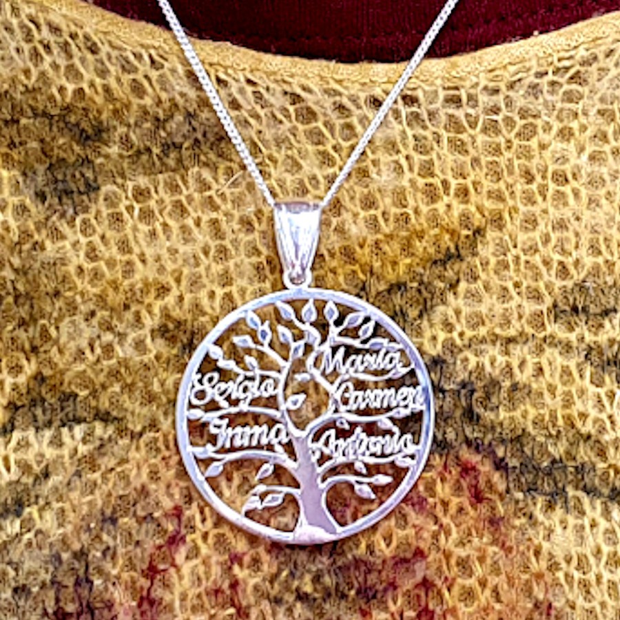 Colgante de Plata Árbol de la Vida personalizable con hasta 6 nombres