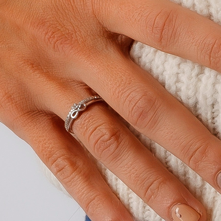 Anillo PLata de ley circonitas infinito