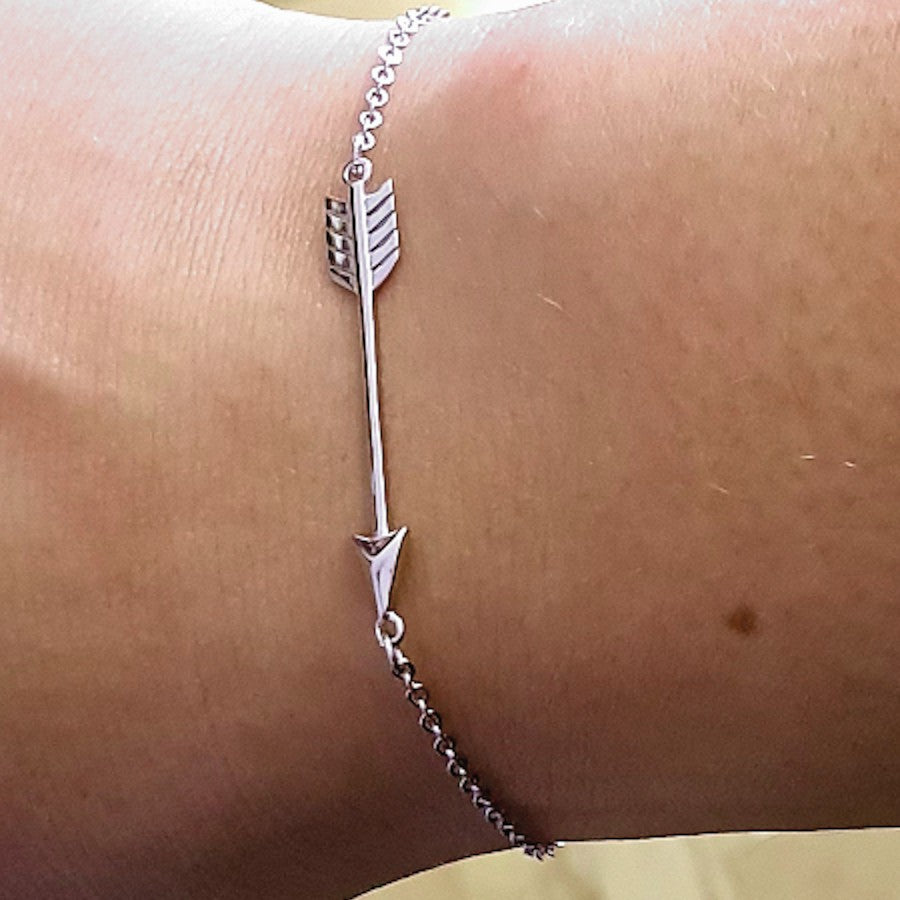 pulsera de plata de ley con flecha