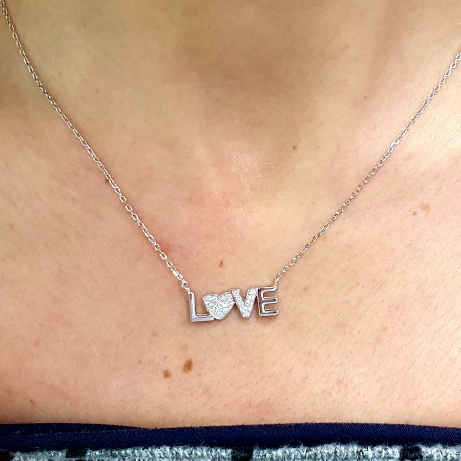 Collar de plata palabra love